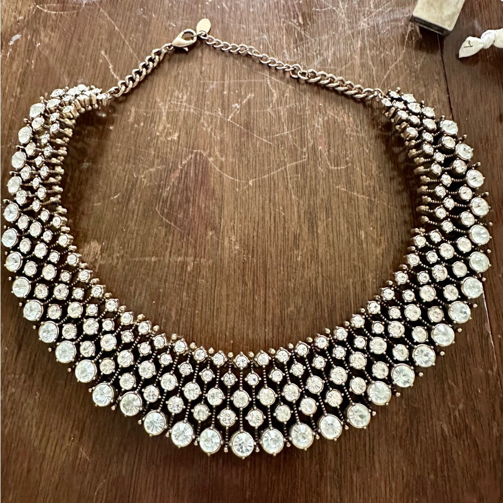 The infamous Kate Middleton Zara collar necklace